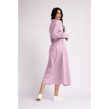 Rochie cămașă midi roz pastel cu decupaj în talie