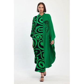 Rochie neagra, oversize, cu imprimeu si broderie verzi, din vascoza