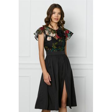 Rochie DY Fashion neagra cu trandafir si dantela la bust