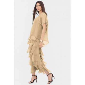 Rochie camel deschis din matase naturala cu  volane franjurate suprapuse