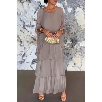 Rochie lunga suprapusa din matase si vascoza, cu trei volane mari si maneca cazuta, bej inchis