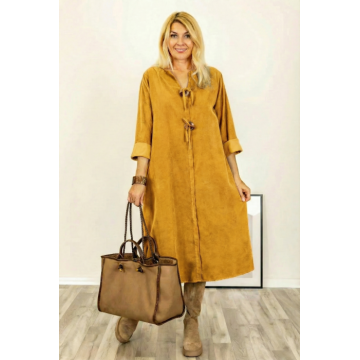 Rochie din catifea reiata, cu nasturi mari de lemn pe piept, galben mustar