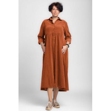 Rochie camasa caramizie din catifea reiata, taiata in talie