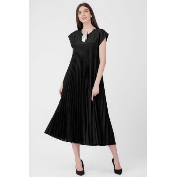 Rochie A-line lunga, plisata, din stofa fina, neagra