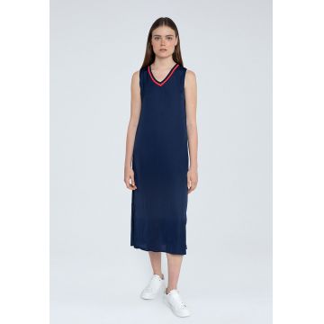 Rochie midi cu decolteu in V si parti laterale decupate