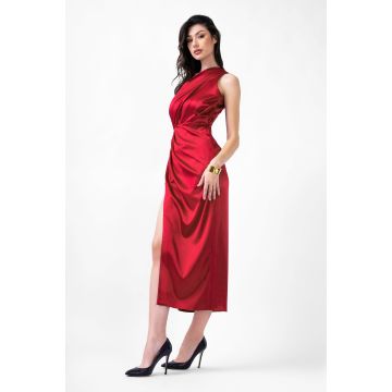 Rochie midi rosie pe un umar cu crapatura pe picior