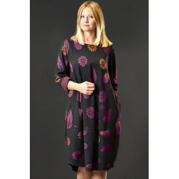 Rochie lalea calduroasa neagra cu imprimeu vegetal caramiziu si mov Rochie lalea calduroasa neagra cu imprimeu vegetal caramiziu si mov