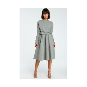 Rochie evazata cu maneci lungi -