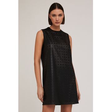 Rochie fara maneci cu model cu perforatii