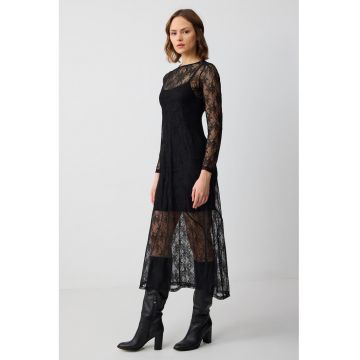 Rochie maxi cu strat exterior din dantela
