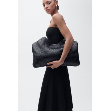 Rochie midi cu croiala evazata