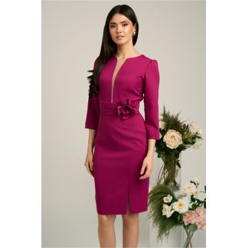 Rochie Moze conica magenta cu decolteu si detaliu floral in talie