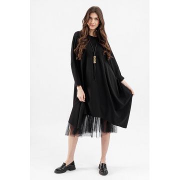 Rochie neagra oversize din stofa subtire suprapusa , cu un fald lateral si dublura din tull