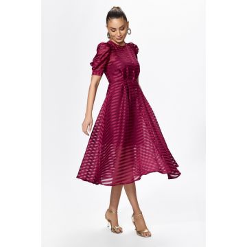 Rochie eleganta din voal satinat cu nasturi pe fata Bettina Marsala Rochie eleganta din voal satinat cu nasturi pe fata Bettina Marsala