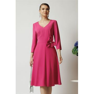 Rochie Viada din triplu voal fucsia cu floare maxi in talie