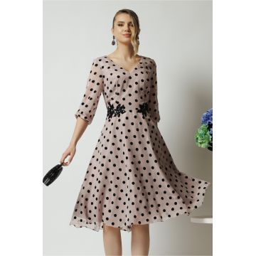 Rochie Viada din voal bej cu buline si dantela in talie