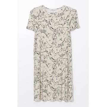 Rochie dreapta cu model
