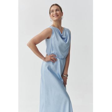 Rochie maxi cu croiala in A si aspect de satin