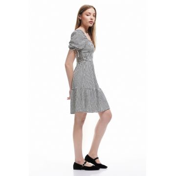 Rochie evazata cu maneci bufante