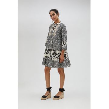 Rochie evazata cu model