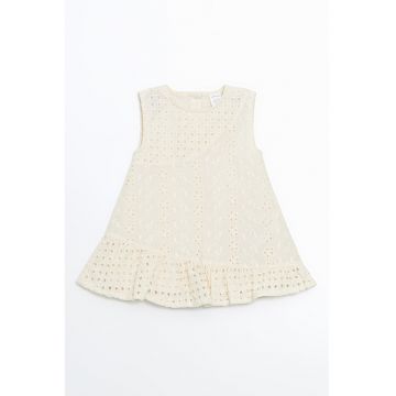 Rochie evazata cu perforatii