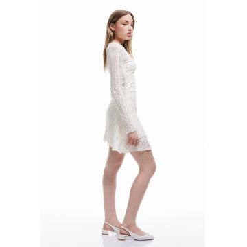 Rochie evazata din dantela
