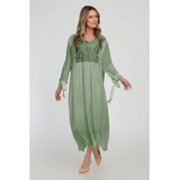 Rochie kaki lunga, din matase si vascoza cu platca din dantela pe fata si pe spate