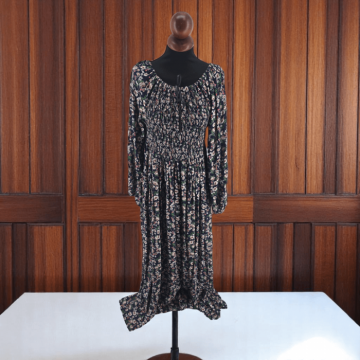 Rochie lunga de vara cu maneca 3 4 si imprimeu floral negru 2