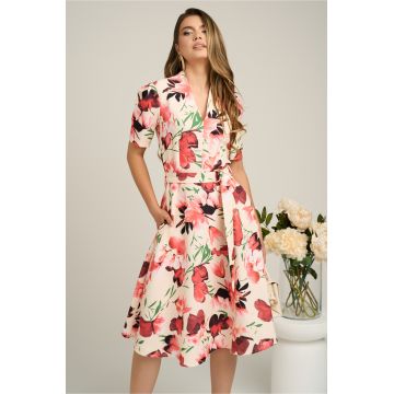 Rochie mid ivory din stofa in clos cu imprimeu floral roz si cordon in talie