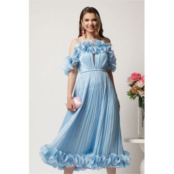 Rochie midi bleu in clos din voal satinat cu volanase la bust si la baza