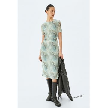 Rochie midi cu model si slit lateral