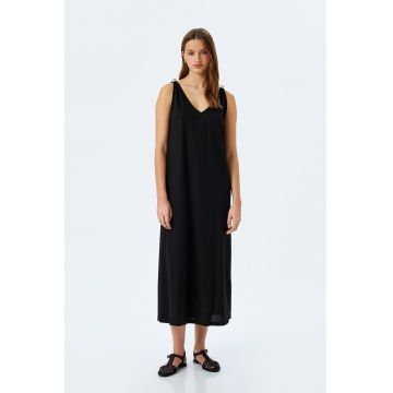 Rochie midi lejera cu slit lateral