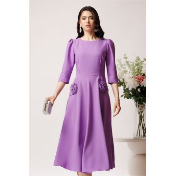 Rochie midi lila din stofa in clos cu flori maxi pe buzunare- LaDonna