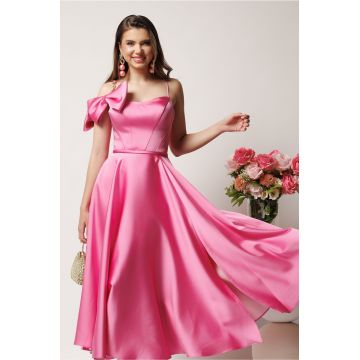 Rochie midi roz in clos din tafta cu funda la umar
