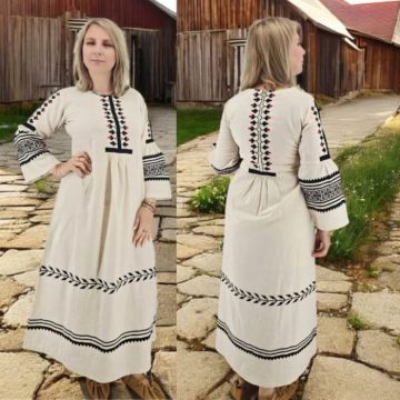 Rochie traditionala Dor de Sat cu broderie neagra si rosie