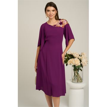 Rochie Viada eleganta din voal magenta cu broderie la bust