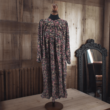 Rochie , zElena,   din vascoza cu imprimeu floral delicat