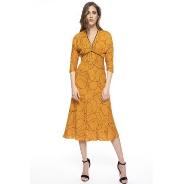 Rochie cu model si maneci medii