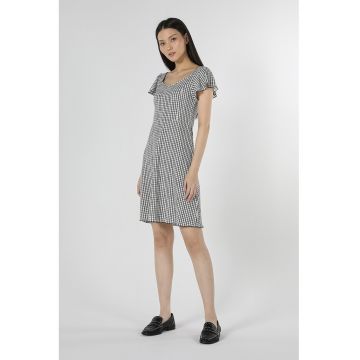 Rochie evazata in carouri