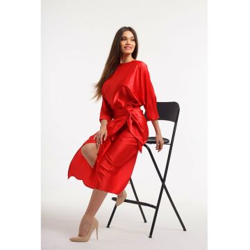 Rochie petrecuta cu slit frontal