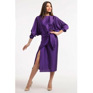 Rochie petrecuta cu slit frontal