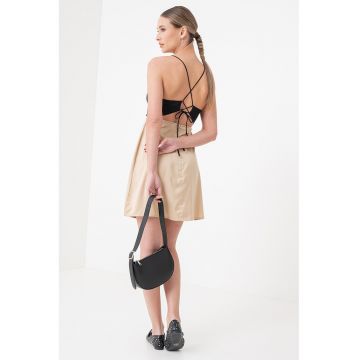 Rochie scurta cu croiala in A si bretele inguste