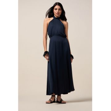 Rochie de satin cu decolteu halter
