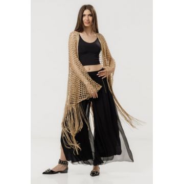 Poncho bej din plasa cu fir auriu si franjuri lungi