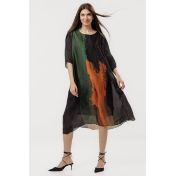 Rochie A-line din material satinat tip matase cu imprimeu tuse picturale abstracte negru-verde-oranj