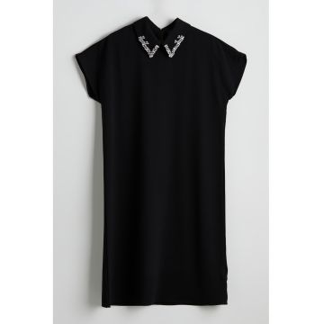 Rochie dreapta cu guler