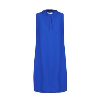 Rochie dreapta din raion - cu pliu inversat