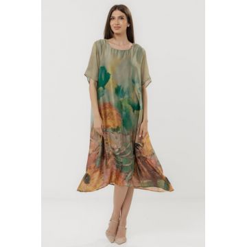 Rochie eleganta satinata A-line cu croiala lejera si imprimeu floral in tonuri bej-verde-oranj