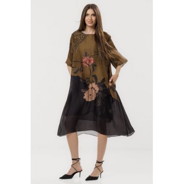 Rochie eleganta satinata A-line cu croiala lejera si imprimeu floral in tonuri de maro si negru