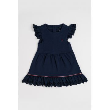 Rochie evazata cu decupaje brodate